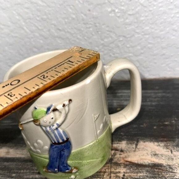 Vintage Ceramic Golf Themed Mug With Raised Design - Picture 4 of 6